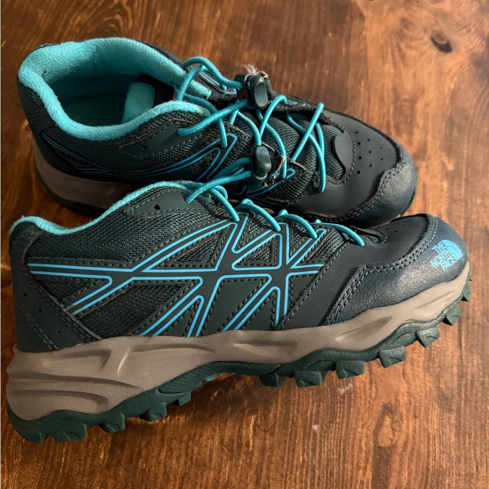 Girls the north face sneakers
